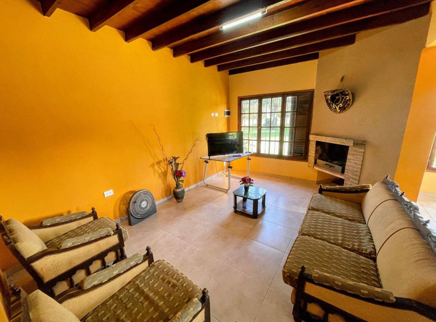 Foto de VENTA CASA 4 AMBIENTES C/ PARQUE LAS LOMAS MIRAMA, imagen 2