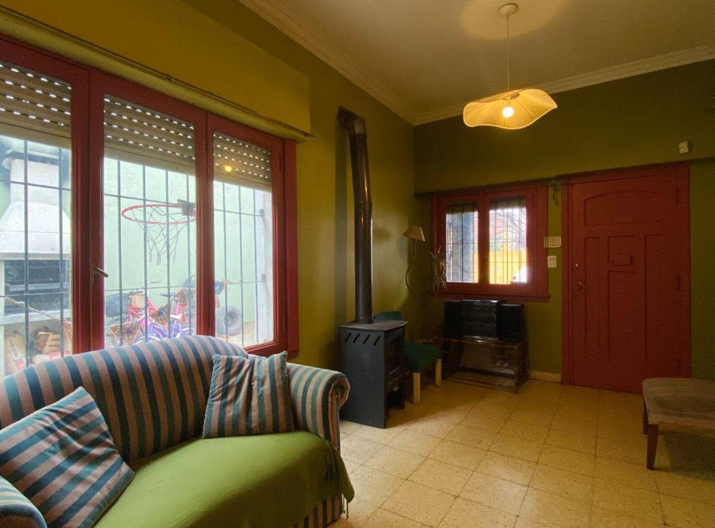 Foto de VENTA CASA EN CHAUVIN A METROS DEL HPC, imagen 1