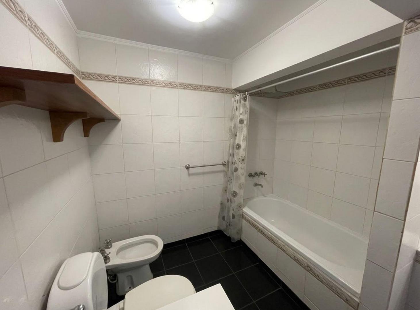 Foto de Venta casa 4amb con local y cochera Villa Primera, imagen 4
