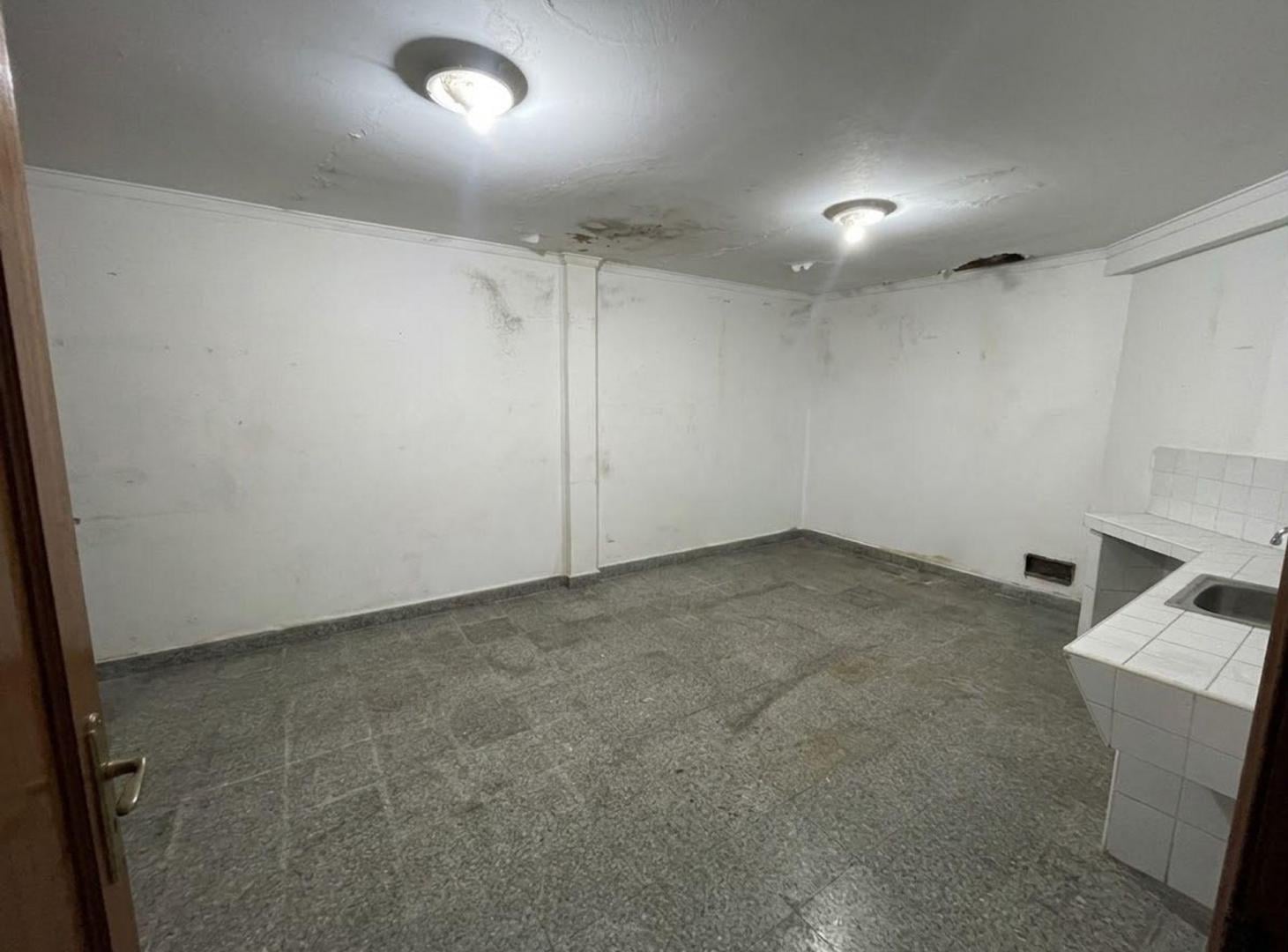 Foto de Venta casa 4amb con local y cochera Villa Primera, imagen 2