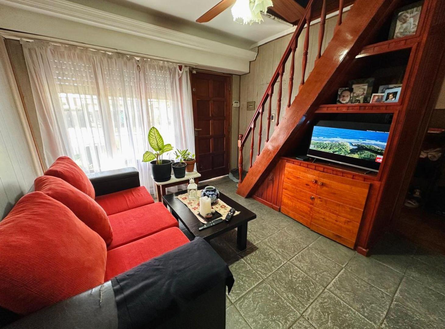 Foto de VENTA CASA 4 AMBIENTES COCHERA BARRIO LIBERTAD, imagen 2