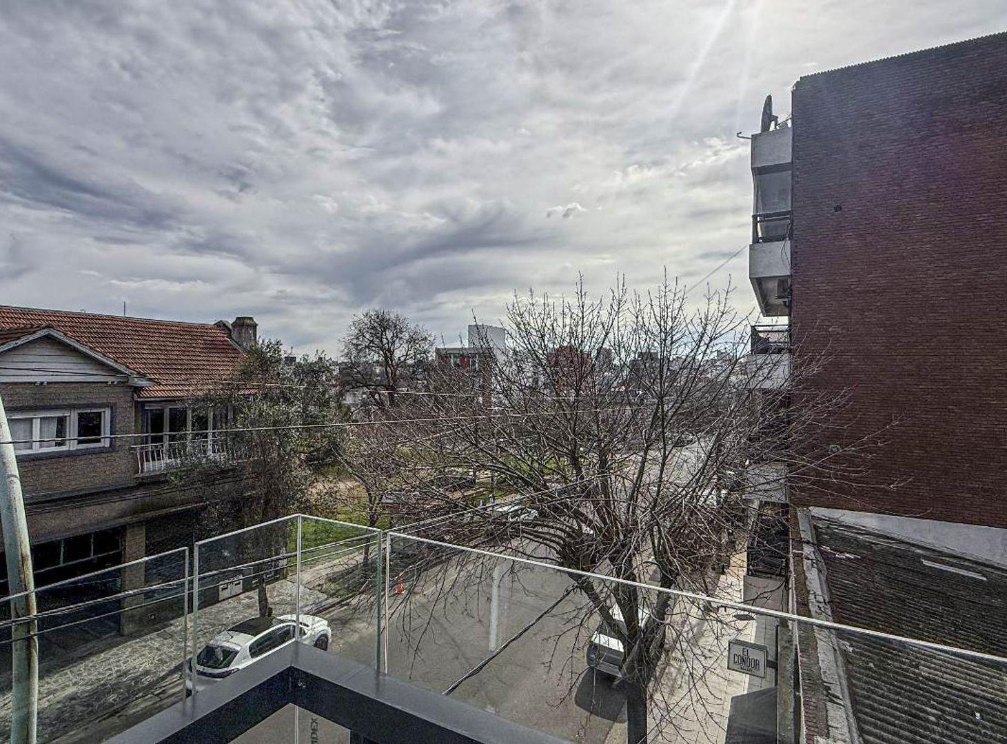 Foto de VENTA DEPARTAMENTO 3 AMB FRENTE CON BALCON CHAUVIN, imagen 5