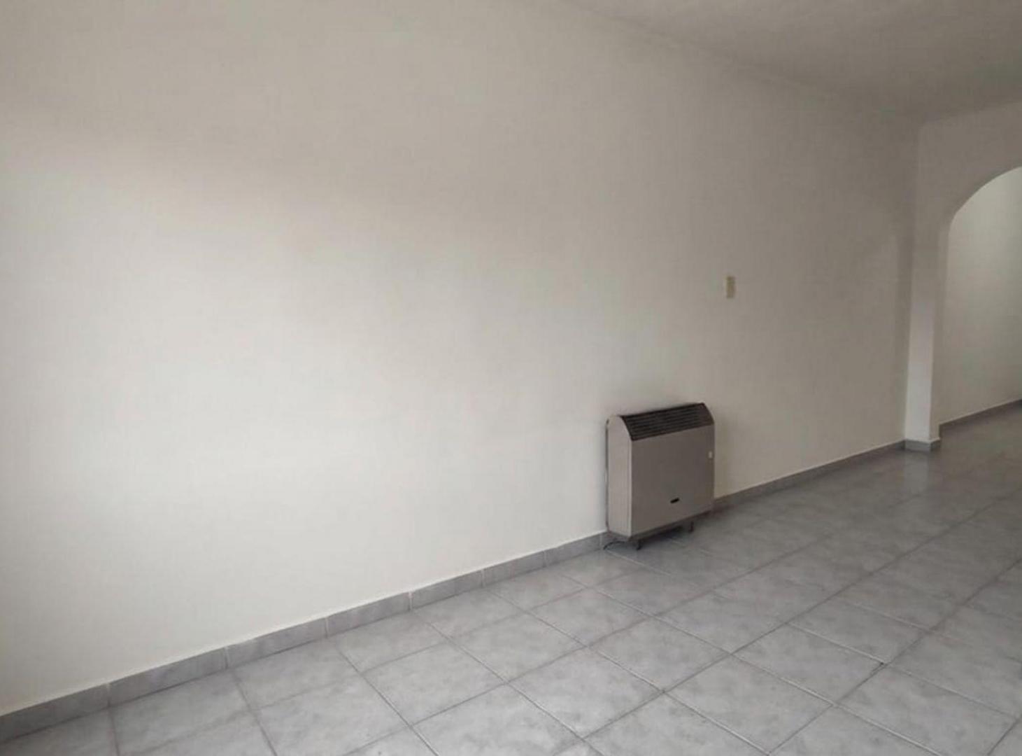 Foto de VENTA DOS PH EN BLOCK PATIO Y COCHERA DESCUBIERTA, imagen 5