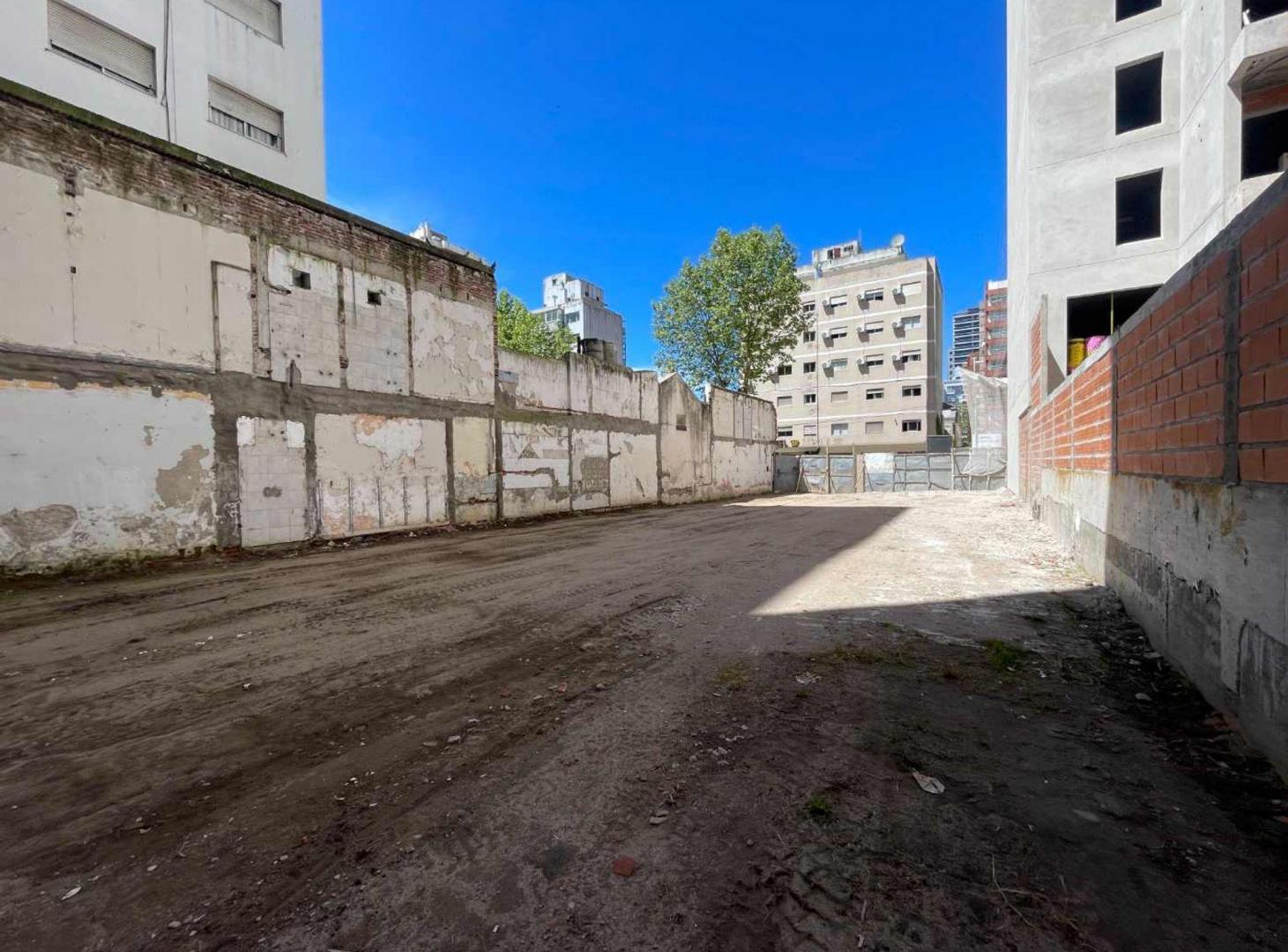 Foto de ALQUILER LOTE PARA COCHERAS ZONA LA PERLA, imagen 4