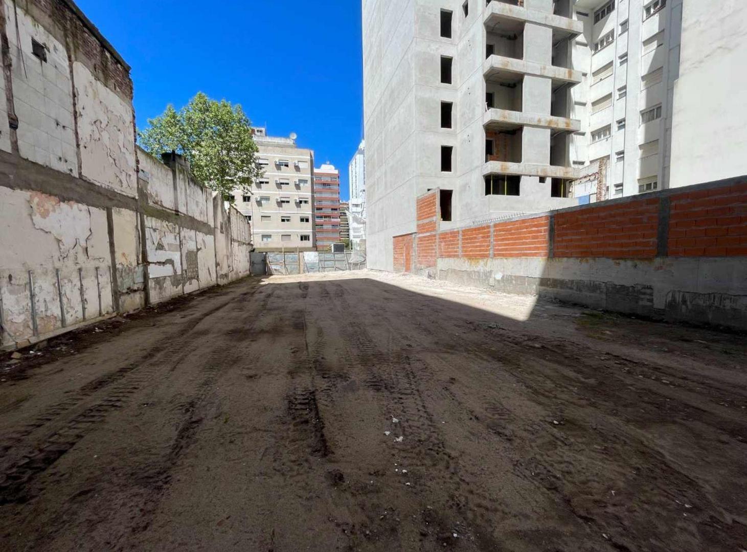 Foto de ALQUILER LOTE PARA COCHERAS ZONA LA PERLA, imagen 3