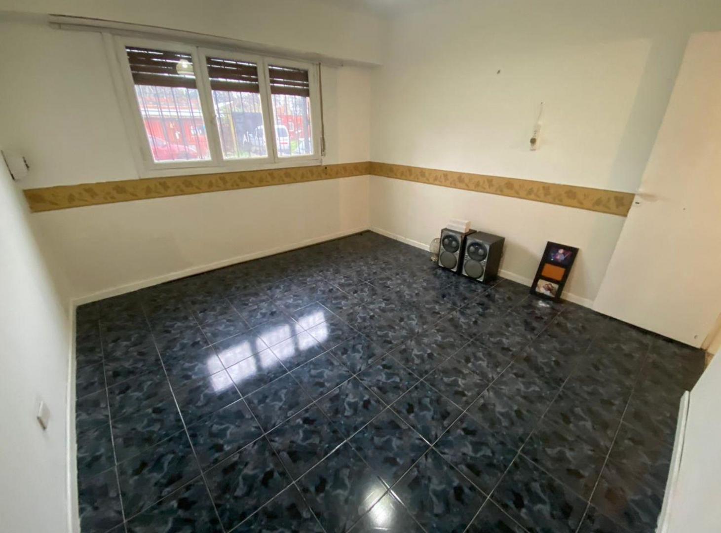 Foto de VENTA BLOCK CASA 3 AMB + DPTO 4 AMB MALVINAS ARG, imagen 2