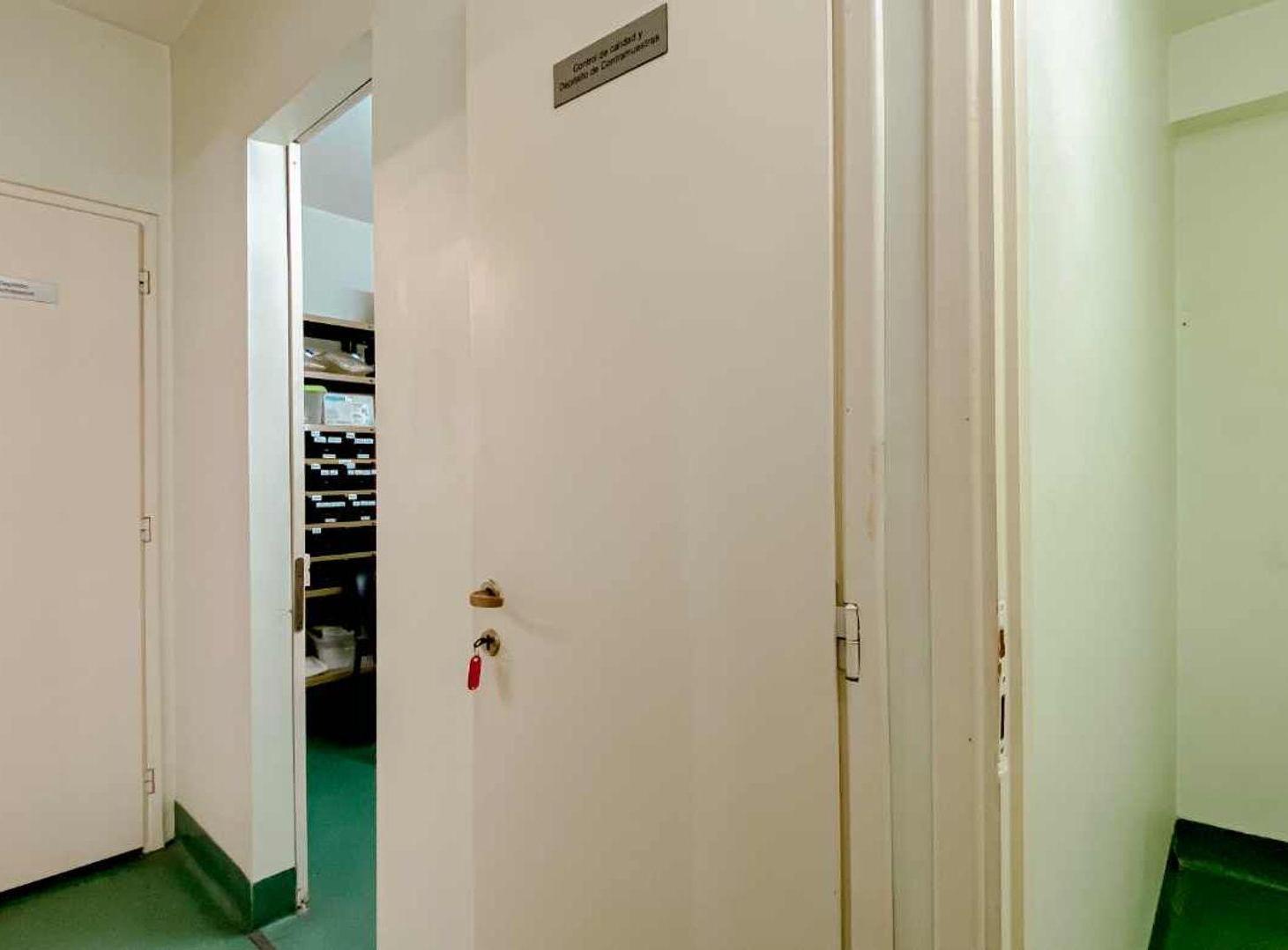 Foto de VENTA 2 OFICINAS AL FRENTE ZONA MICROCENTRO, imagen 2