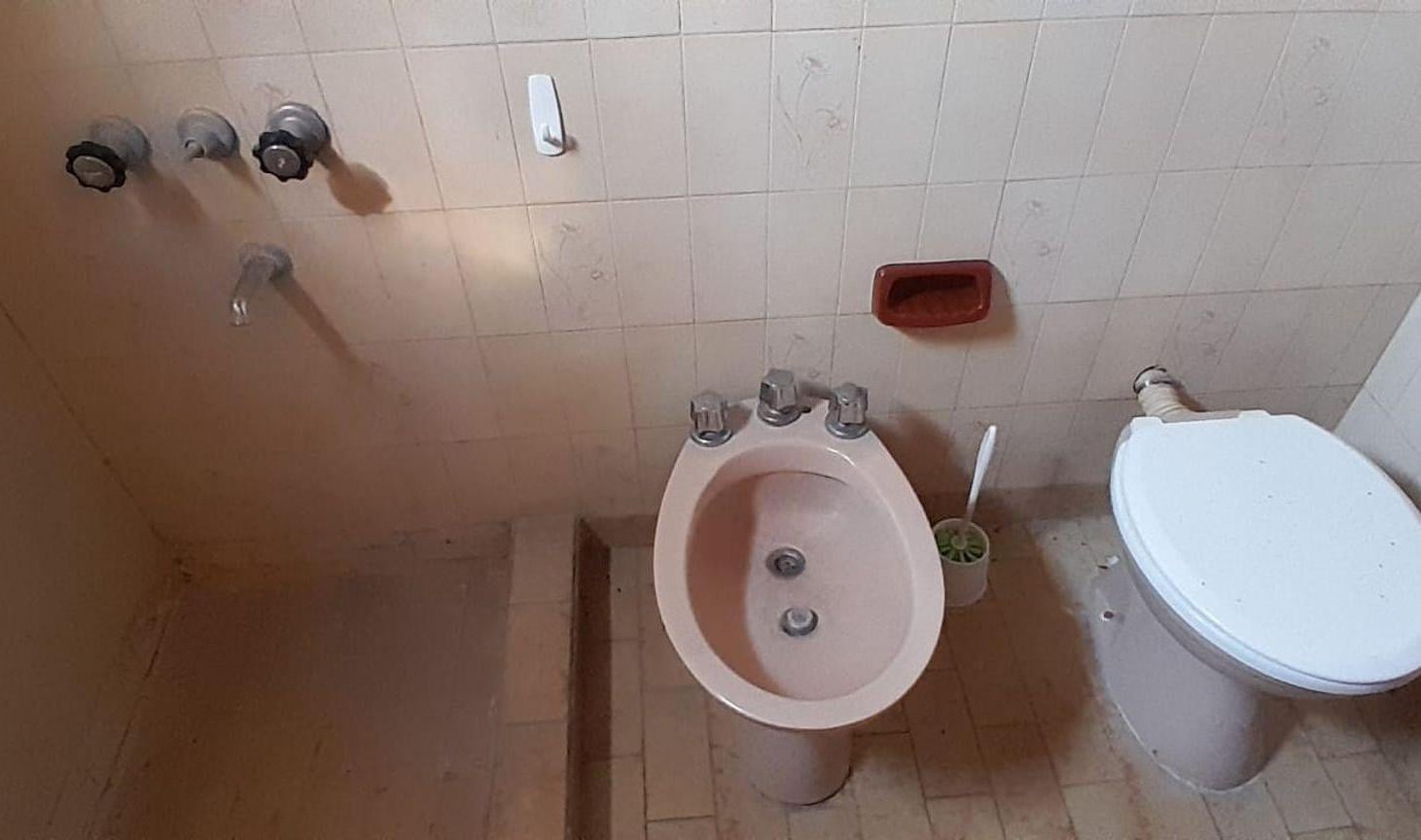 Foto de VENTA CASA 3 AMB. A REFACCIONAR C/GRAN PARQUE, imagen 5