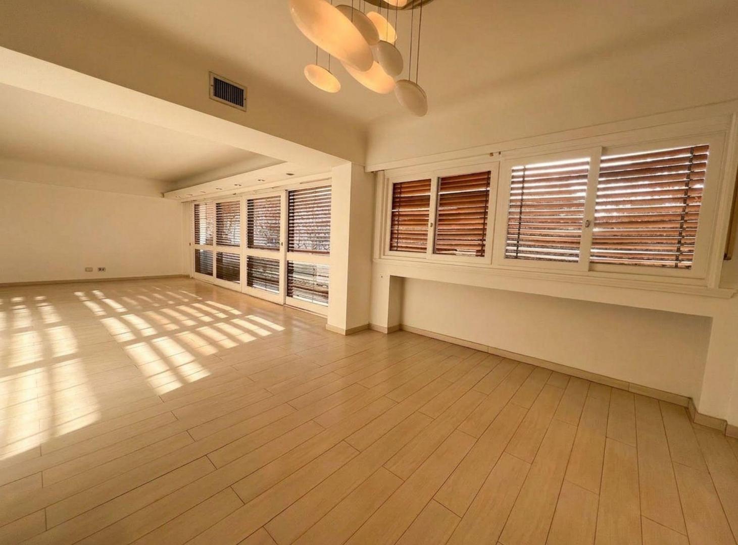 Foto de VENTA DEPARTAMENTO 4 AMB BALCON FRENTE PLAZA MITRE, imagen 5