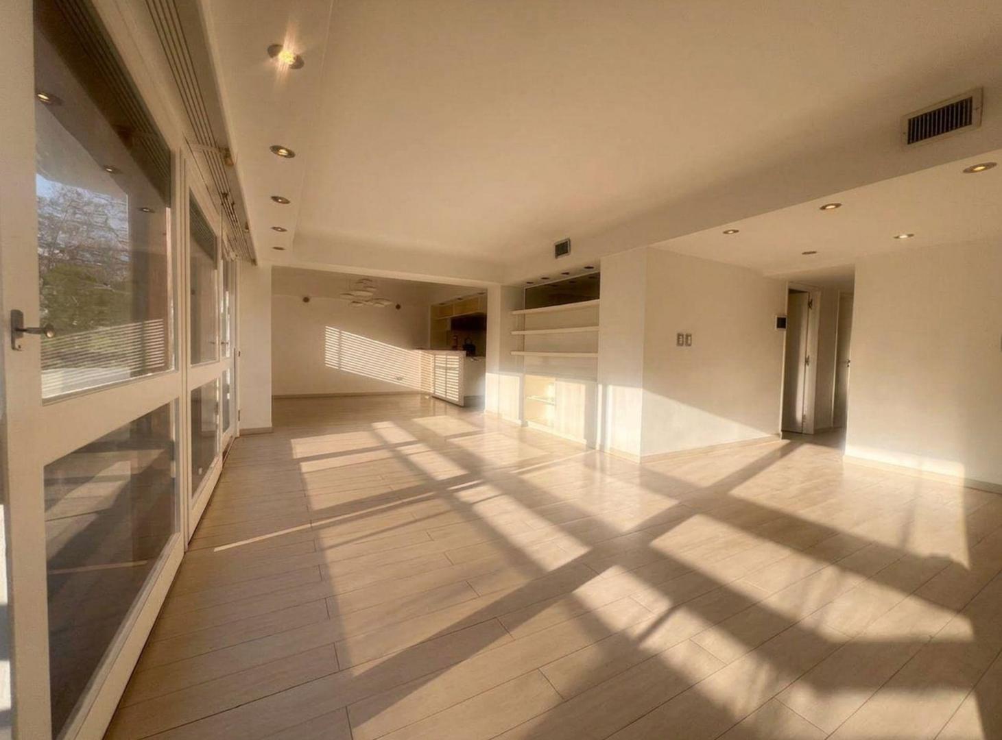 Foto de VENTA DEPARTAMENTO 4 AMB BALCON FRENTE PLAZA MITRE, imagen 4