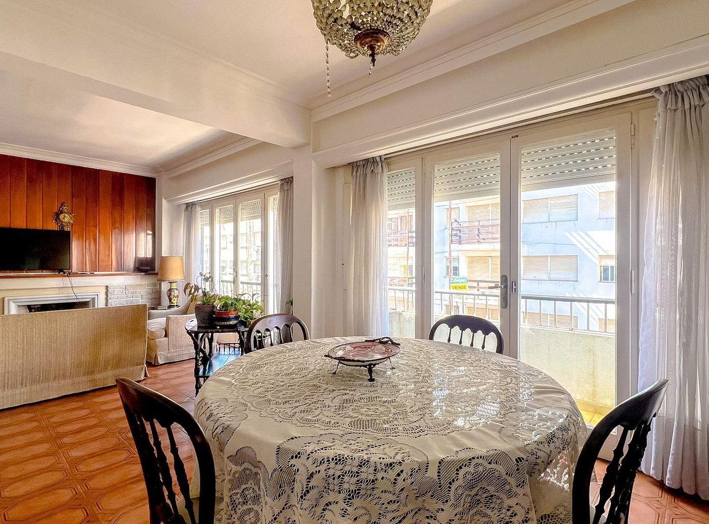Foto de VENTA DEPARTAMENTO 4 AMBIENTES AL FRENTE CENTRO, imagen 4
