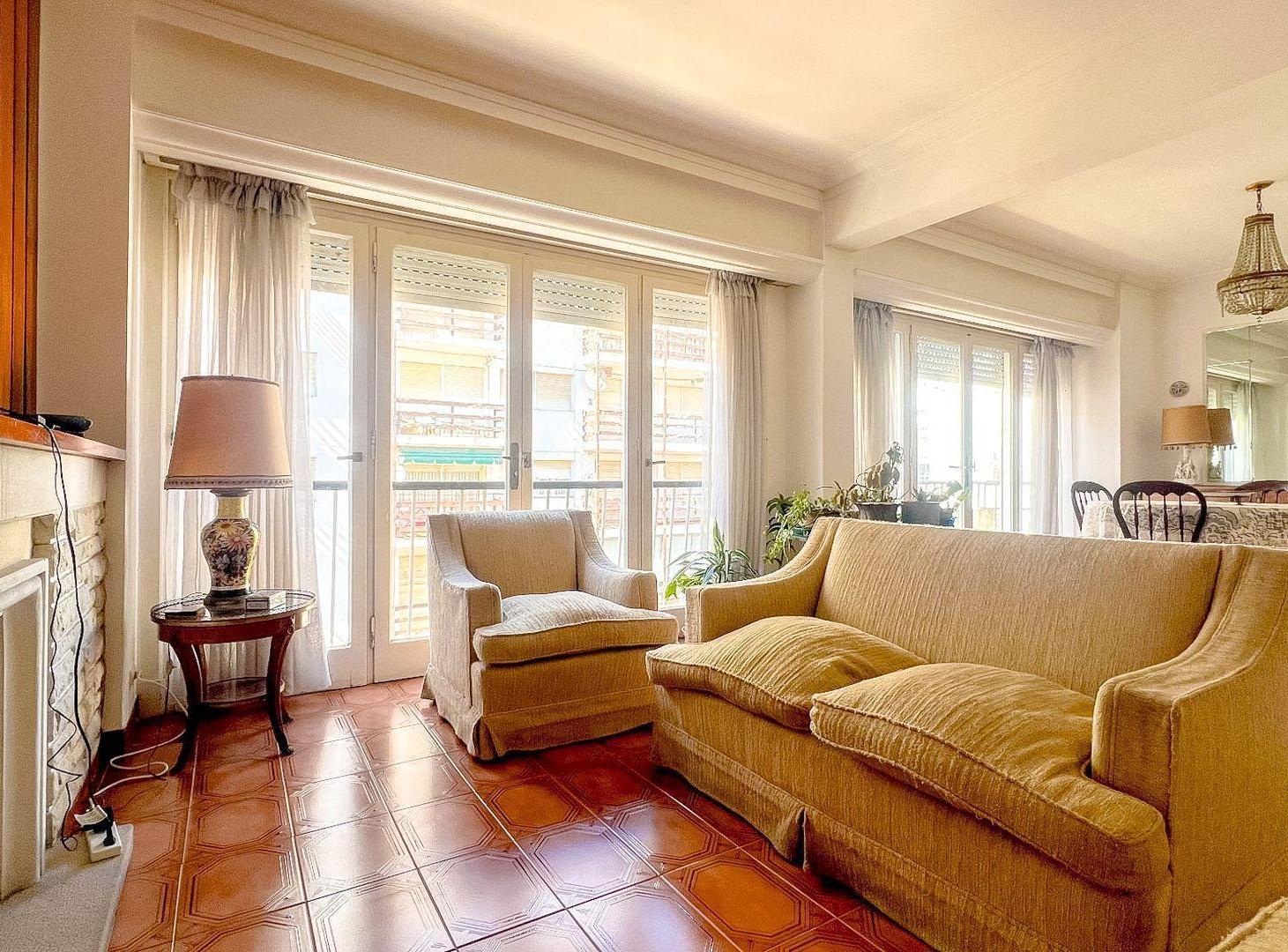 Foto de VENTA DEPARTAMENTO 4 AMBIENTES AL FRENTE CENTRO, imagen 1