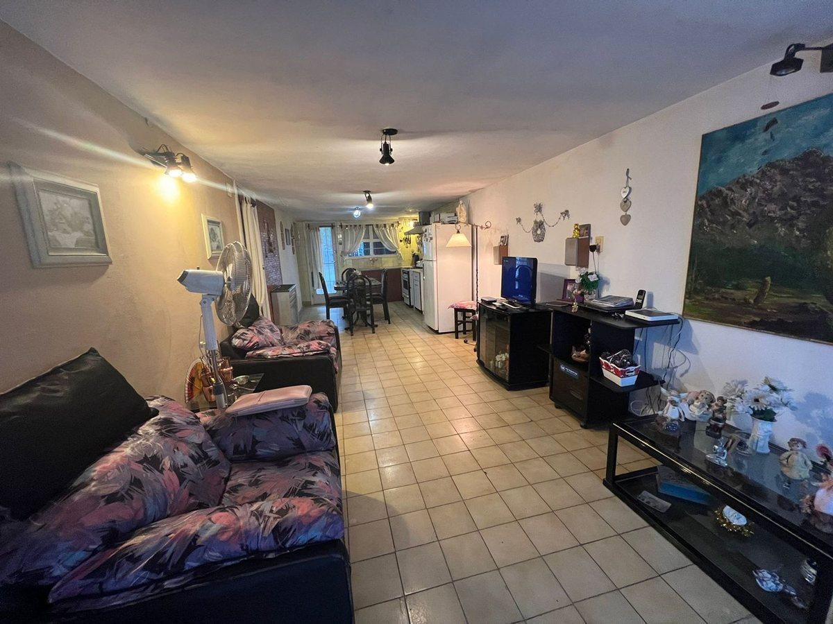 Foto de VENTA CASA DE 3 AMB. CON PARQUE APTO CREDITO, imagen 5