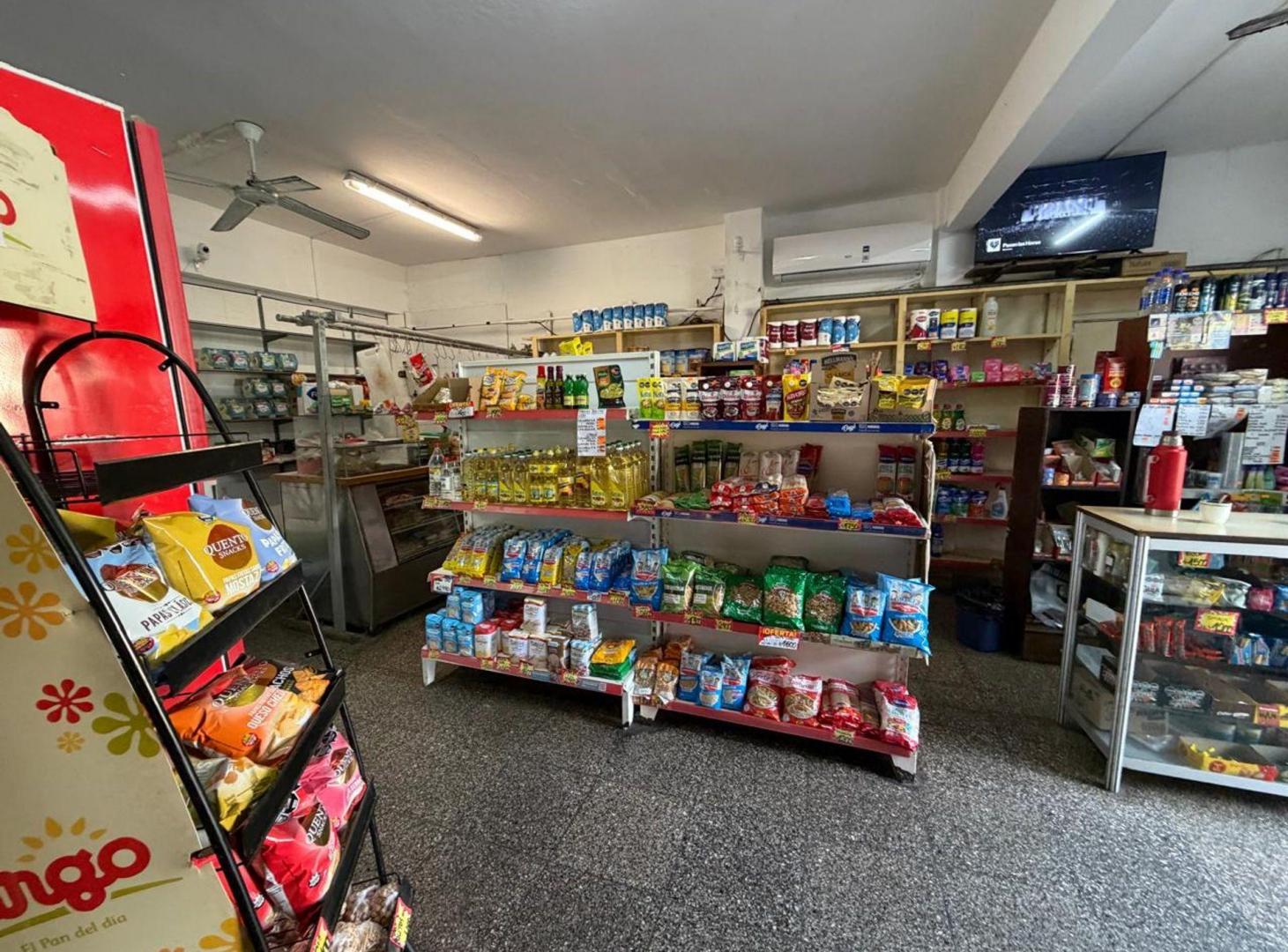 Foto de VENTA LOCAL COMERCIAL 89M2 PUNTA MOGOTES, imagen 3