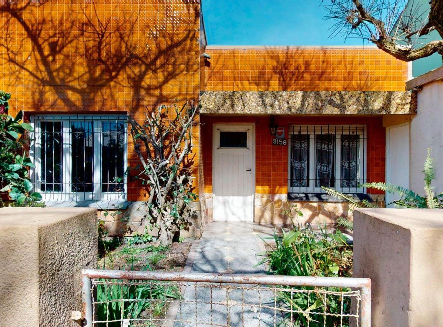 Foto de VENTA CASA 3AMBIENTES CON JARDÍN–BARRIO EL GAUCHO, imagen 1