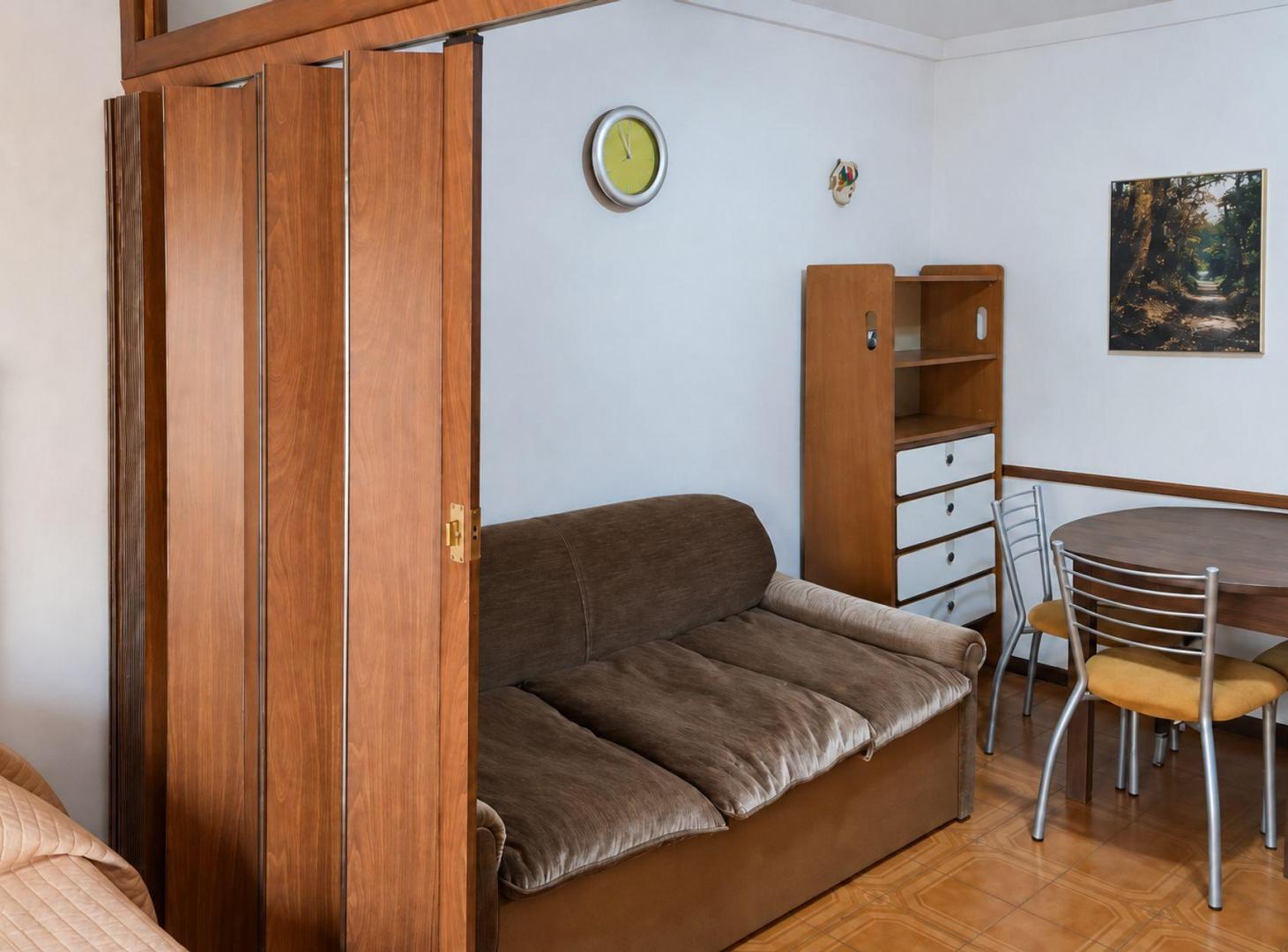 Foto de VENTA DEPARTAMENTO MONOAMBIENTE CON PATIO CENTRO, imagen 3