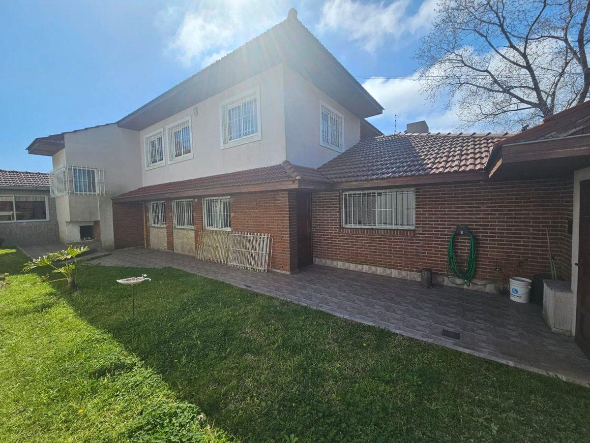 Foto de Venta Casa 4amb con parque y pileta, Punta Mogotes, imagen 2