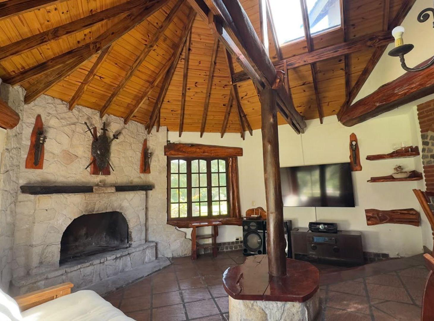 Foto de VENTA CHALET 4 AMB PILETA QUINCHO LOS ACANTILADOS, imagen 4