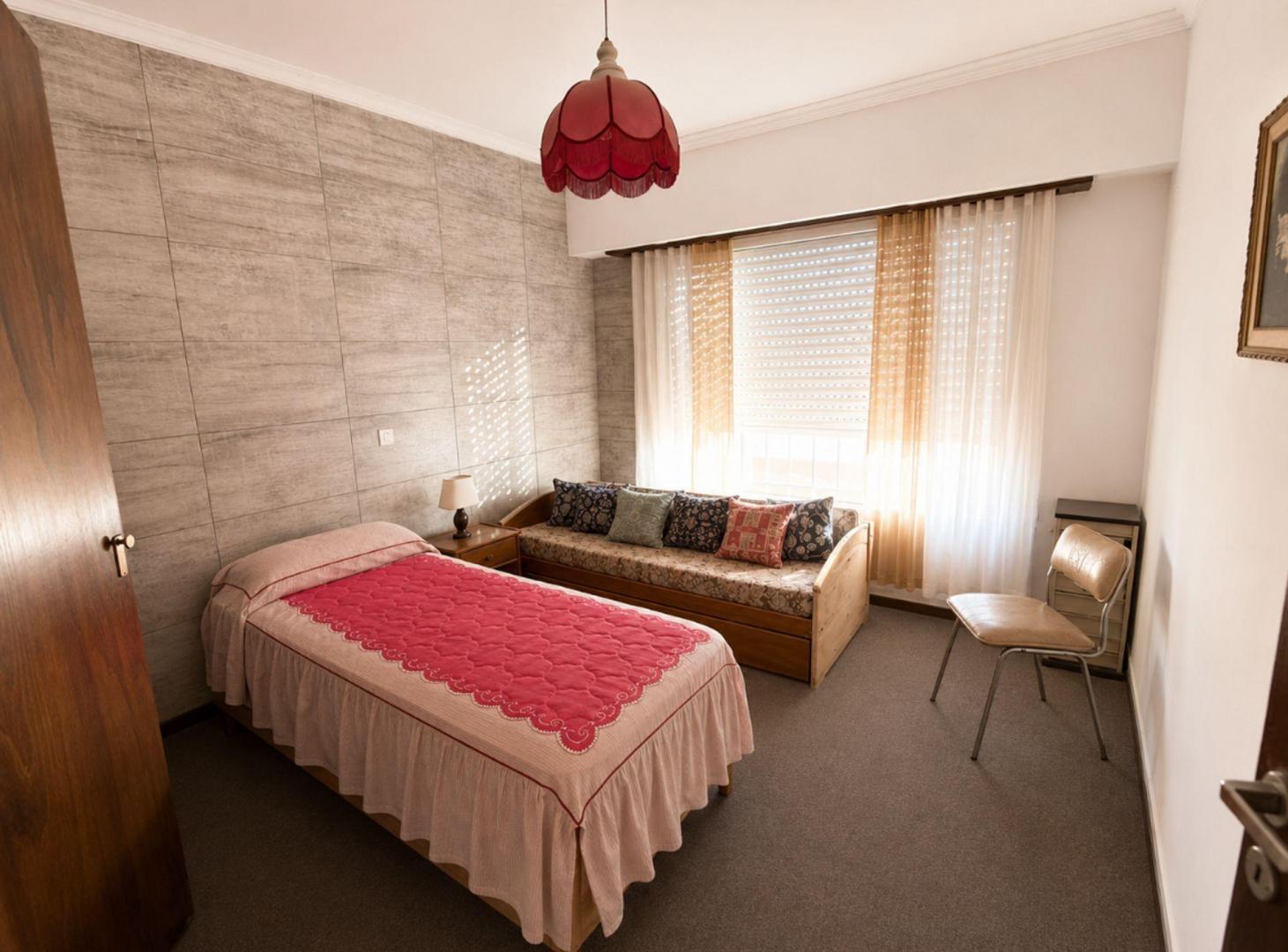 Foto de VENTA CASA 3 AMBIENTES COCHERA JARDIN LAS AMERICAS, imagen 5