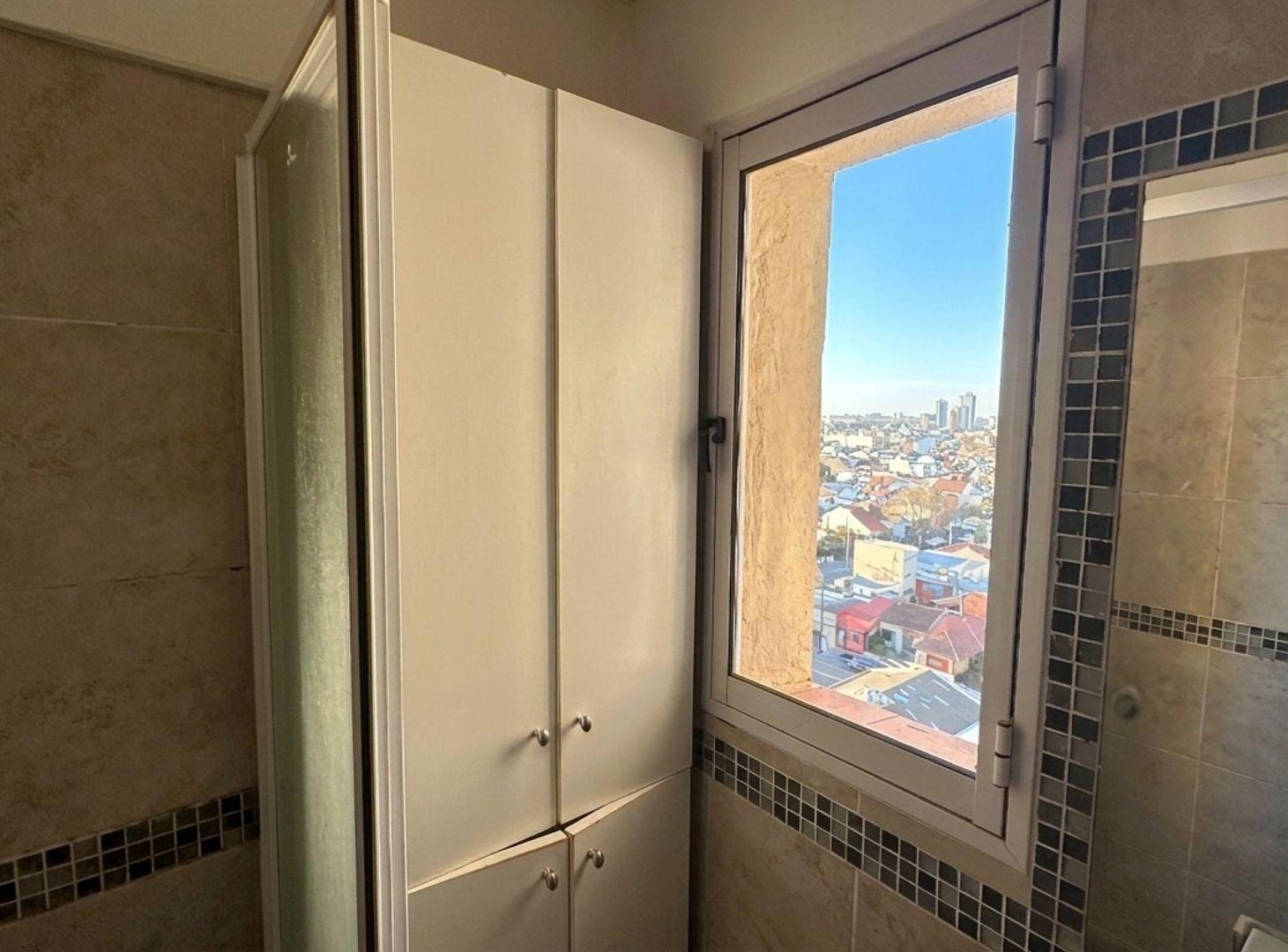 Foto de VENTA DPTO. 4 AMB. CON COCHERA VISTA PANORÁMICA, imagen 4