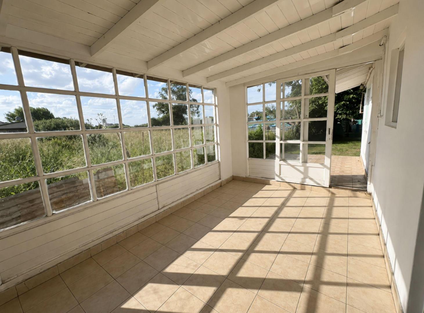 Foto de VENTA CASA 3 AMBIENTES CON PARQUE EN SAN JACINTO, imagen 1