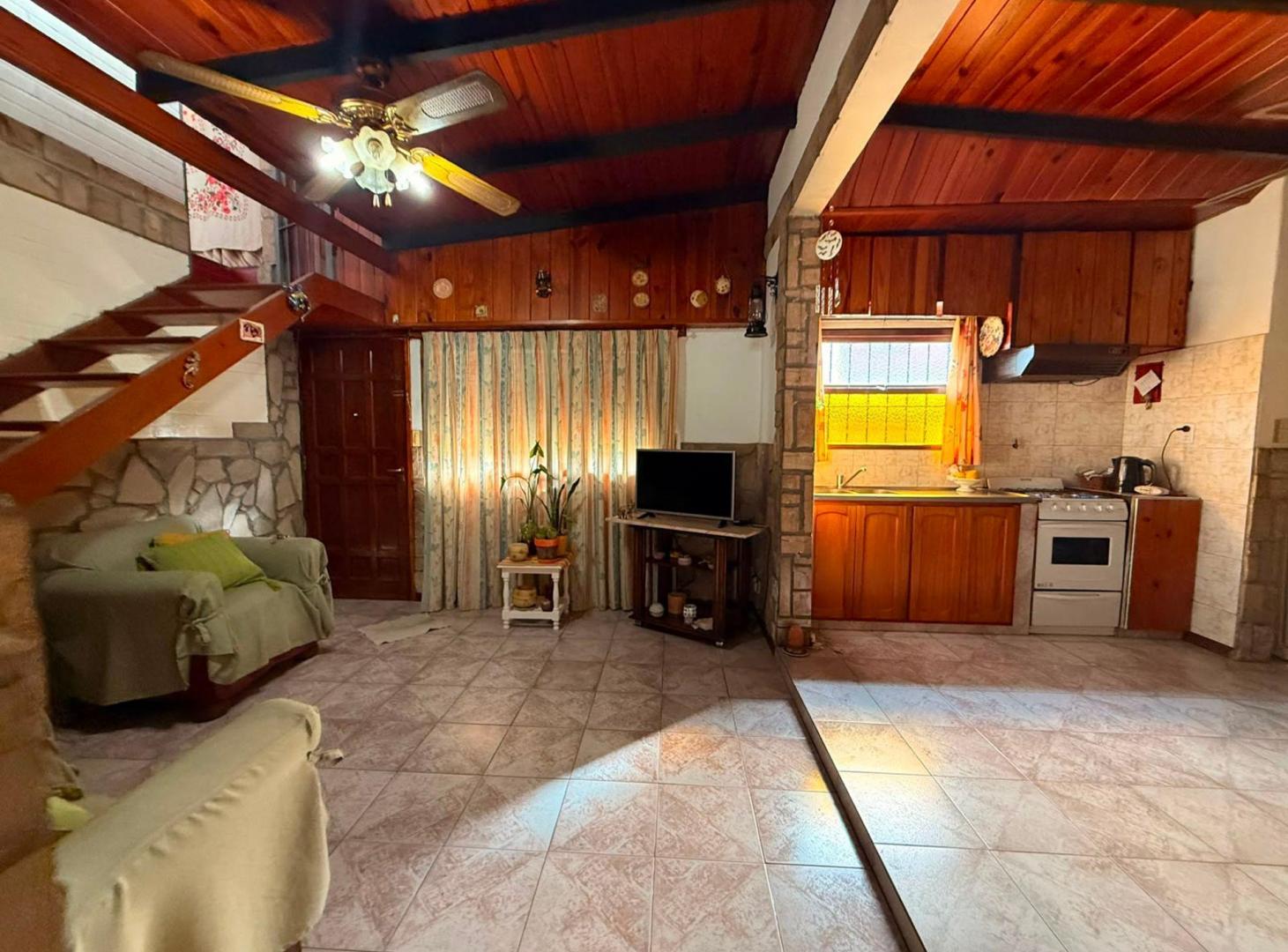 Foto de VENTA EN BLOCK - LOCAL + 2 PH EN LAS AVENIDAS, imagen 1