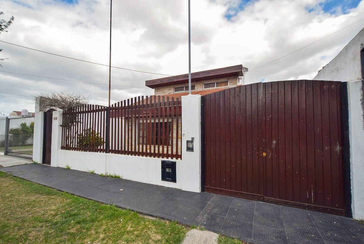 Foto de VENTA CASA 5 AMBIENTES APTO CREDITO, imagen 1