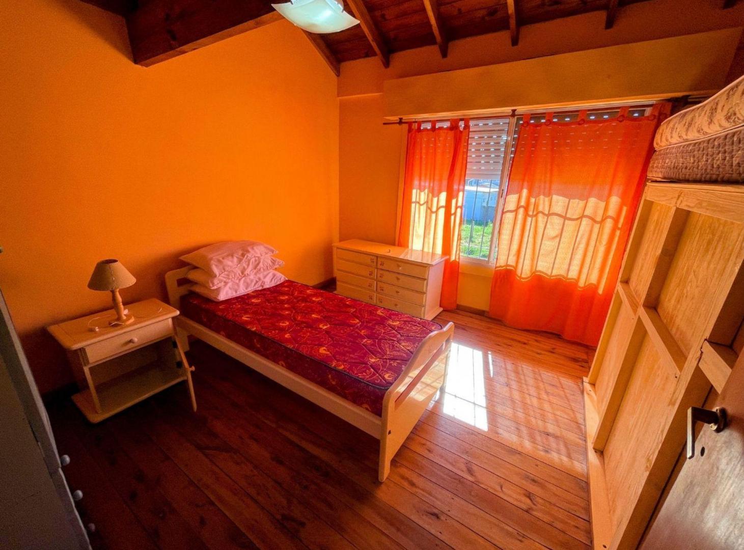 Foto de VENTA CASA 4 AMBIENTES CON PARQUE SANTA CLARA, imagen 5