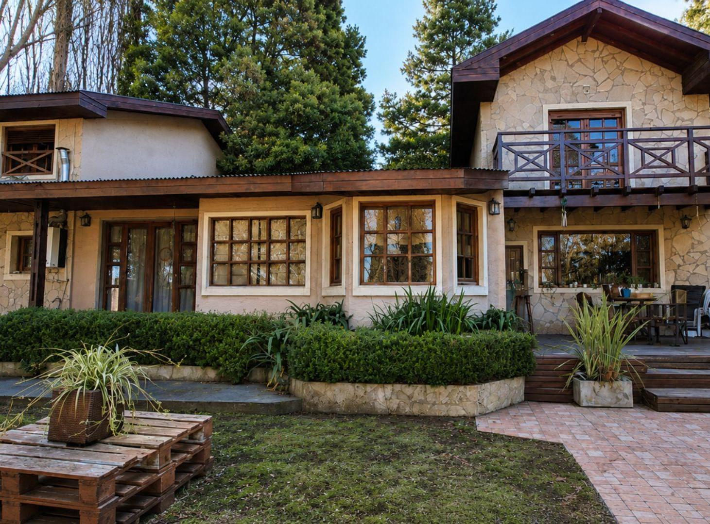 Foto de Casa 7 amb. Venta Bosque Peralta Ramos con jardín, imagen 1