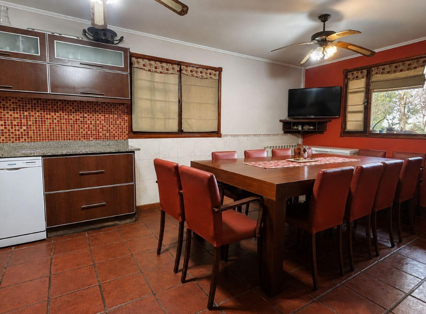 Foto de Casa 7 amb. Venta Bosque Peralta Ramos con jardín, imagen 3