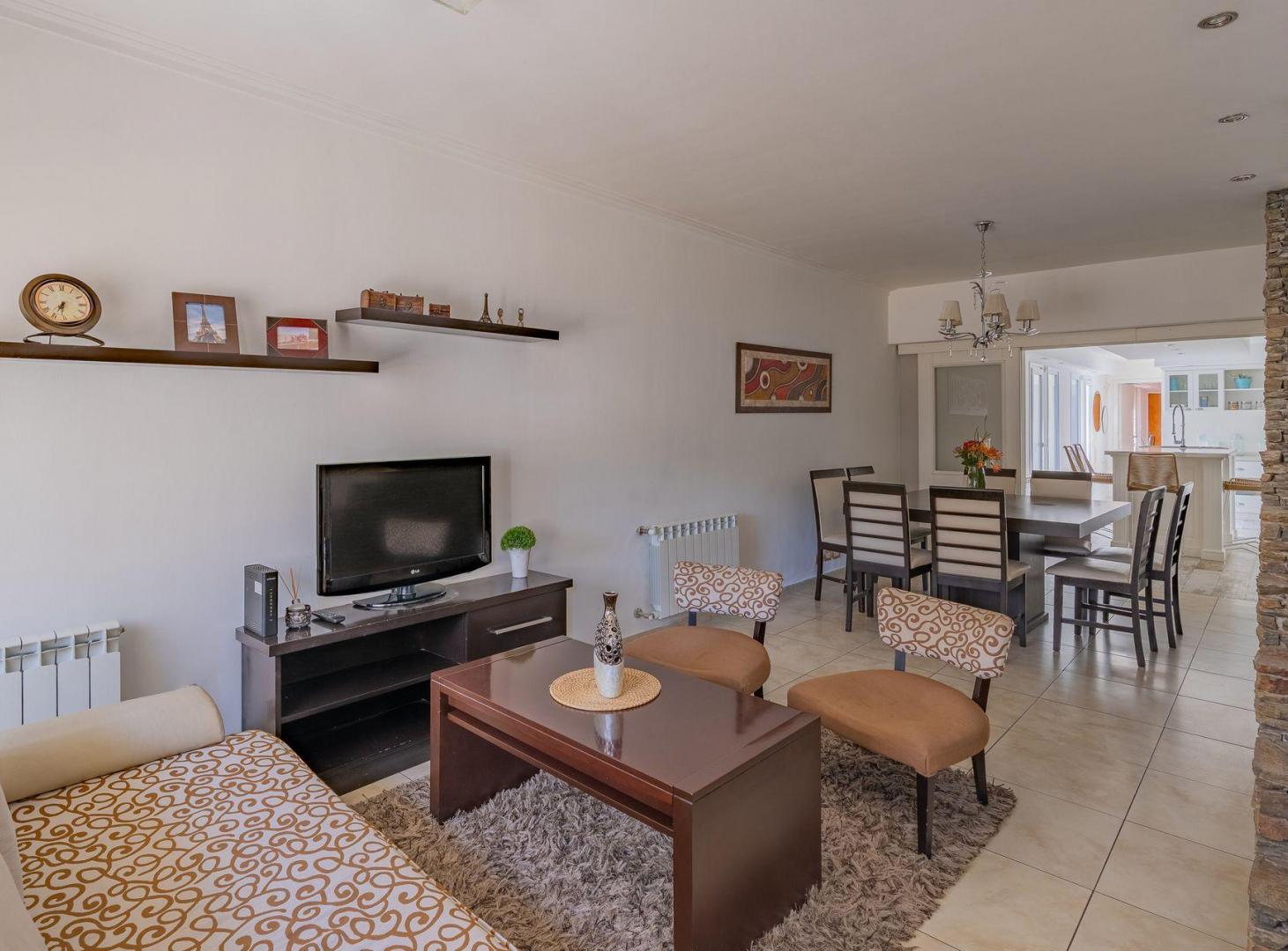 Foto de VENTA CASA 5 AMB RECICLADA CON PISCINA Y QUINCHO, imagen 1