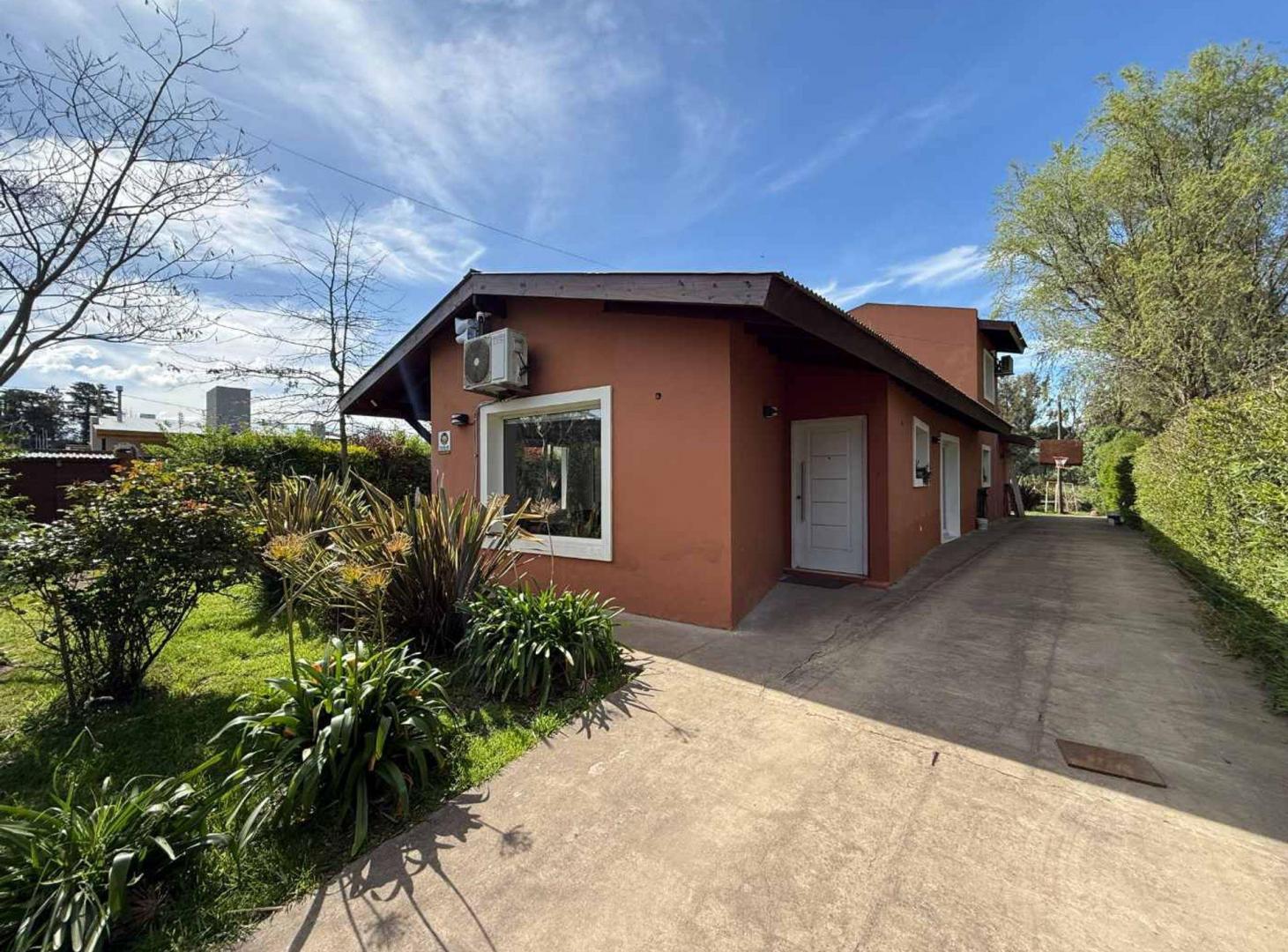 Foto de Venta Casa 4 ambientes, Bario Los Acantilados, imagen 2