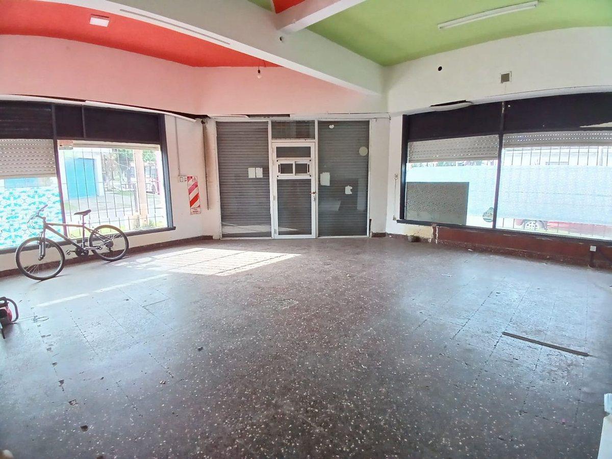 Foto de ALQUILER 24 MESES LOCAL COMERCIAL ZONA LOURDES, imagen 2