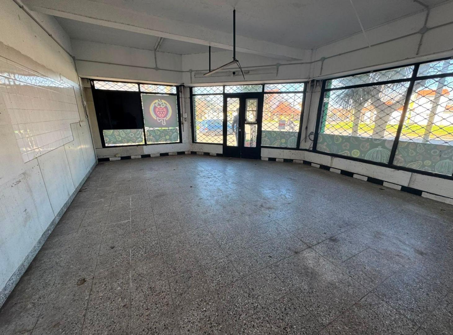 Foto de ALQUILER LOCAL ZONA MUNDIALISTA CON PATIO Y BAÑO, imagen 5