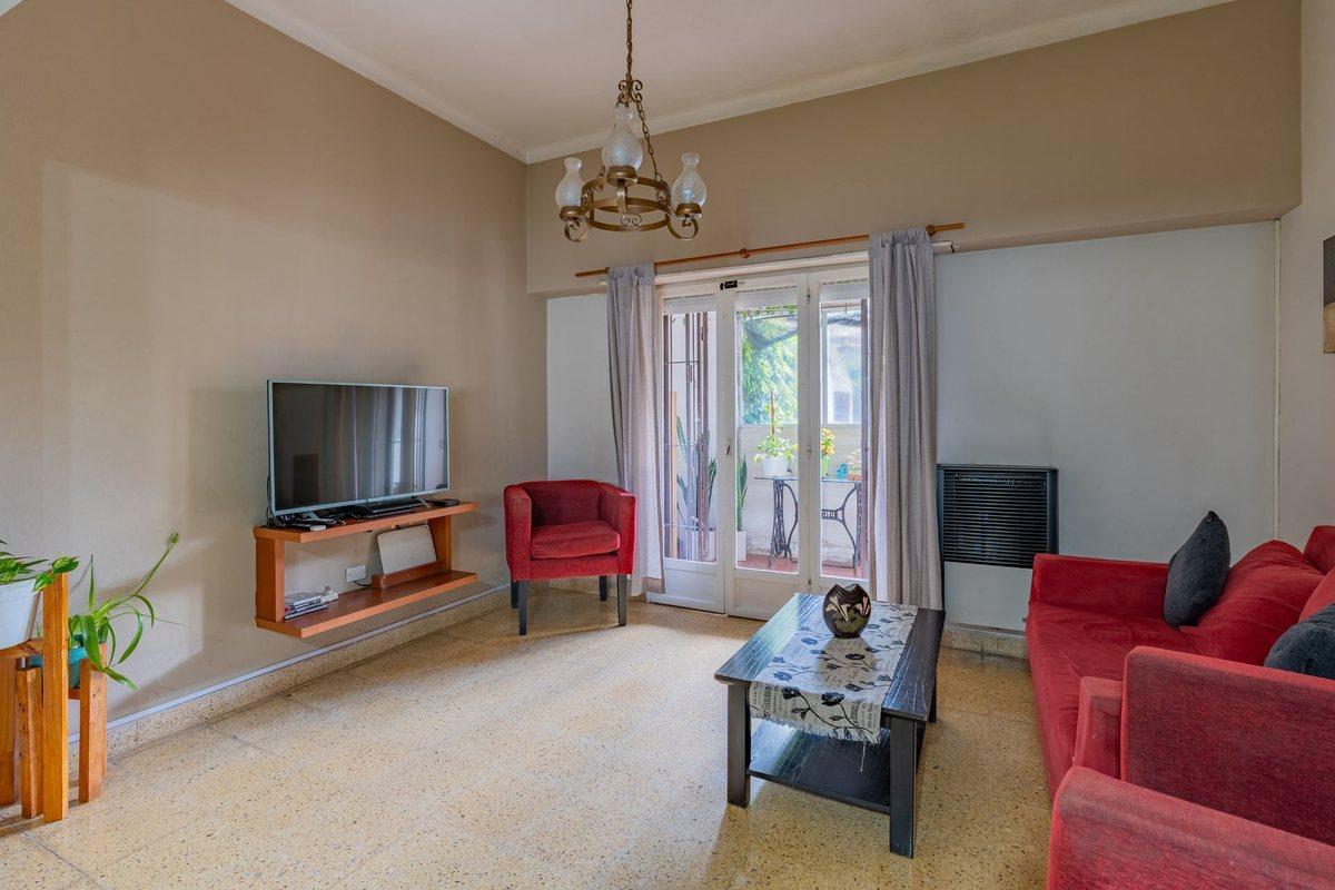Foto de VENTA CASA 5 AMBIENTES PUNTA MOGOTES GRAN JARDIN, imagen 2