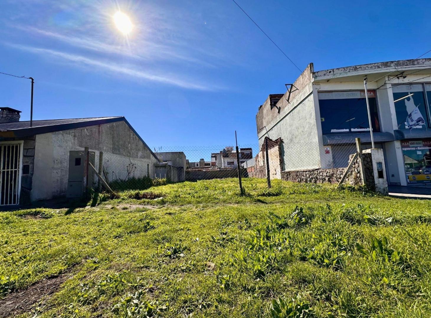 Foto de Venta de lote sobre Av. Mario Bravo -Punta Mogotes, imagen 1