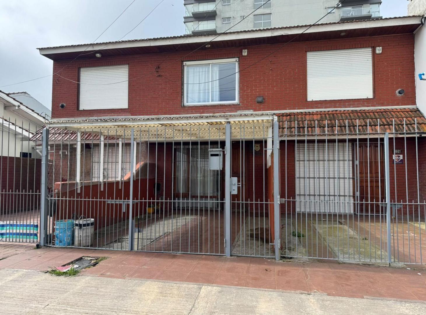 Foto de VENTA PH 3MB COCHERA Y PATIO P. LURO, imagen 2