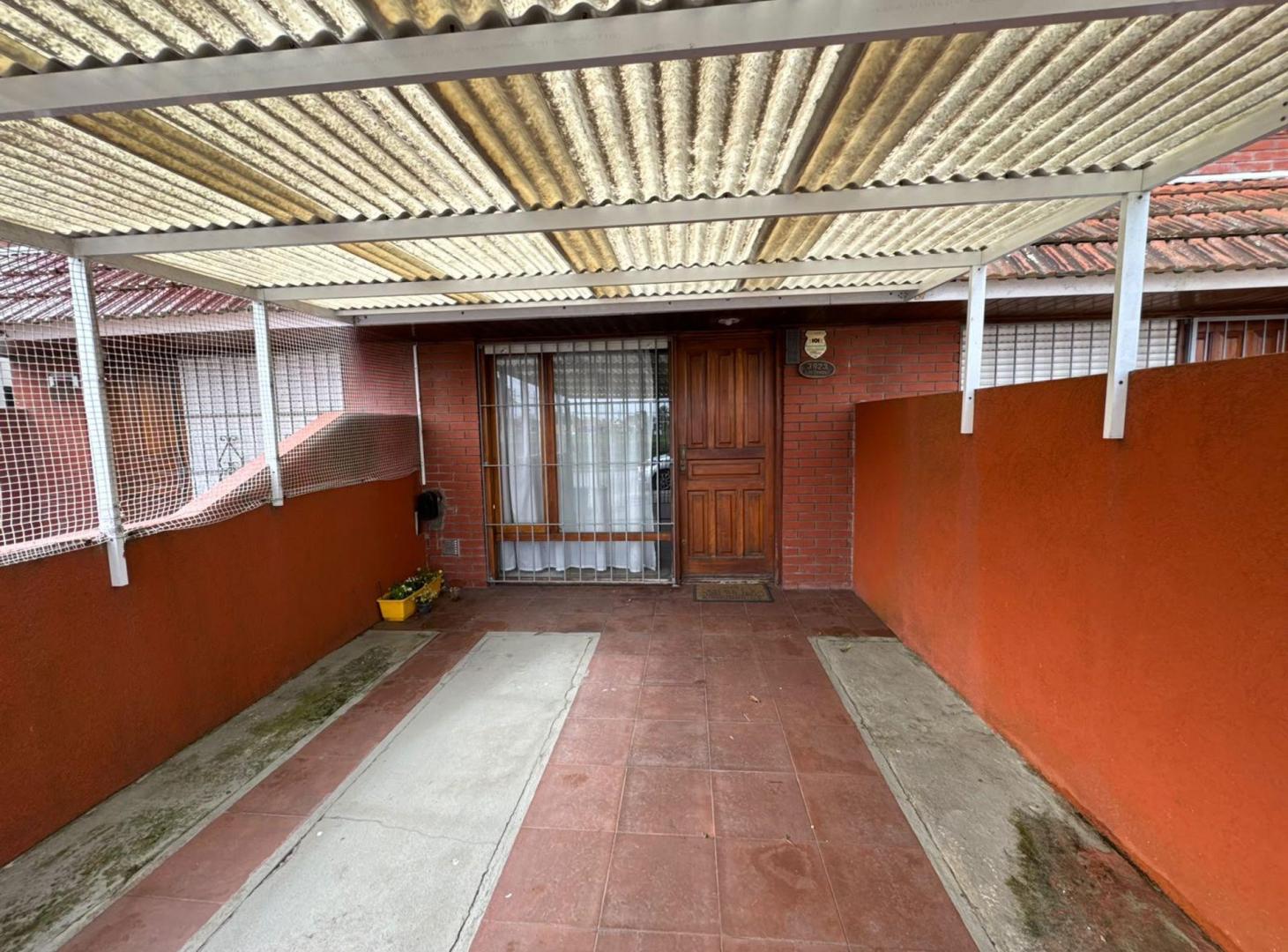 Foto de VENTA PH 3MB COCHERA Y PATIO P. LURO, imagen 3