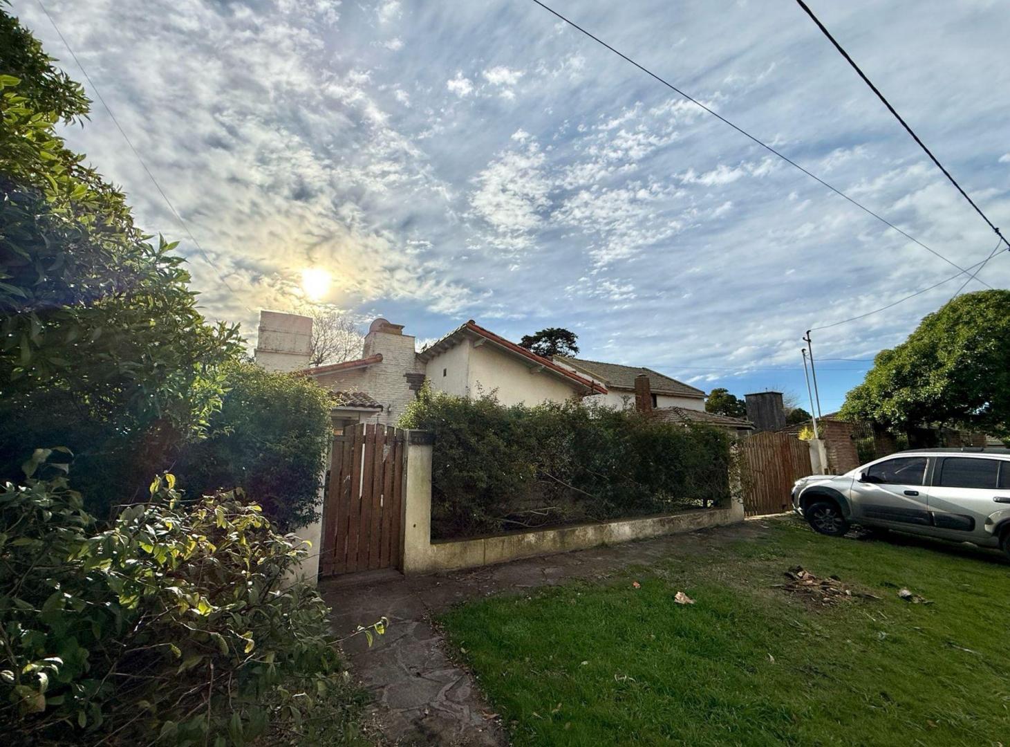 Foto de Venta Casa 4amb+Depto+Lote, parque, Zona Alfar, imagen 3