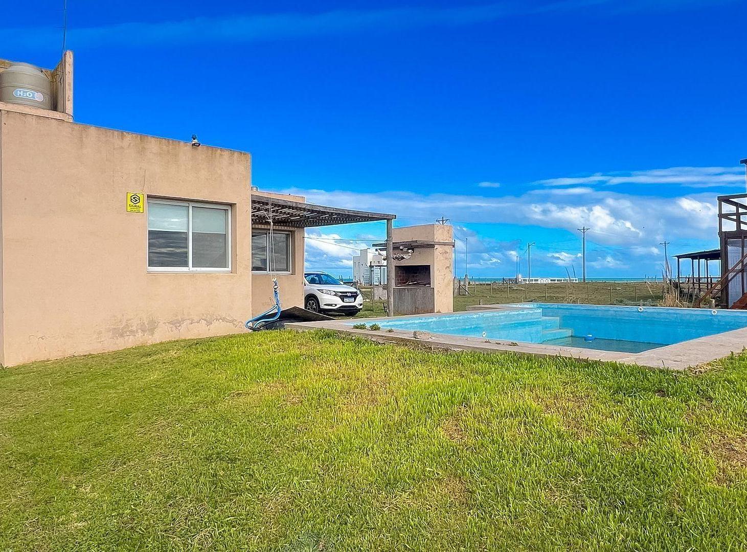 VENTA CASA 3 AMBIENTES CON PILETA  MAR DEL SUD