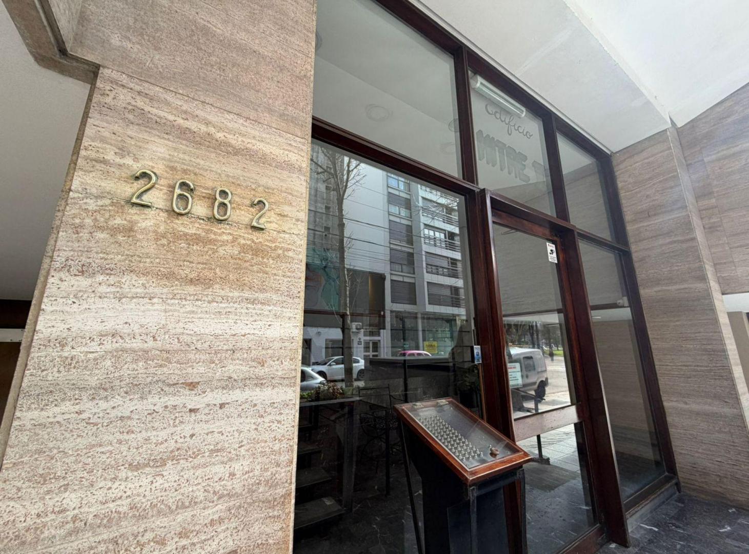 Foto de VENTA DEPTO 2 AMB,PLAZA MITRE CON COCHERA, imagen 1