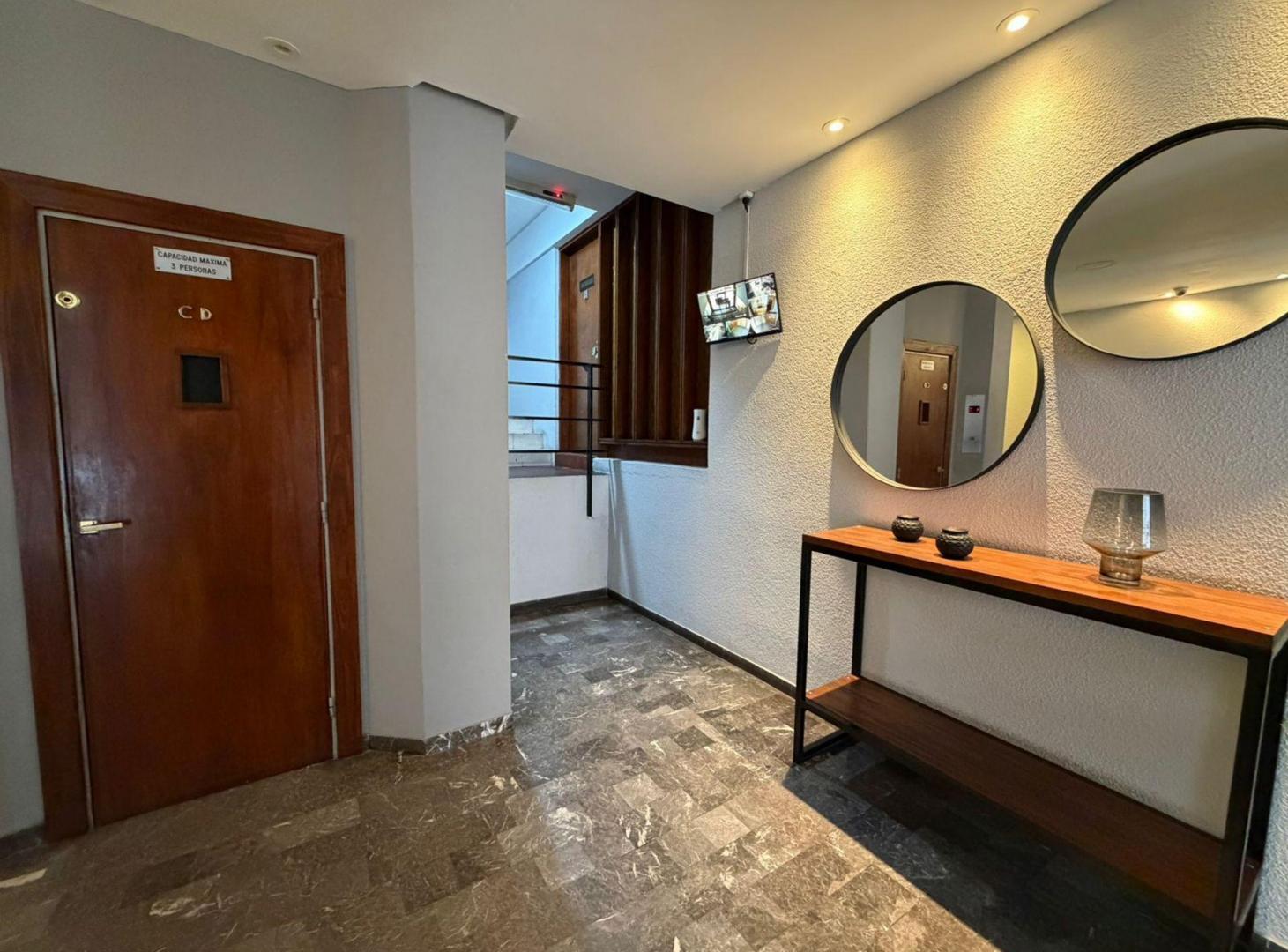Foto de VENTA DEPTO 2 AMB,PLAZA MITRE CON COCHERA, imagen 4