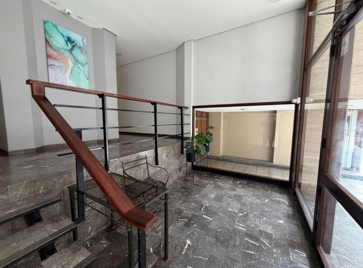 Foto de VENTA DEPTO 2 AMB,PLAZA MITRE CON COCHERA, imagen 5