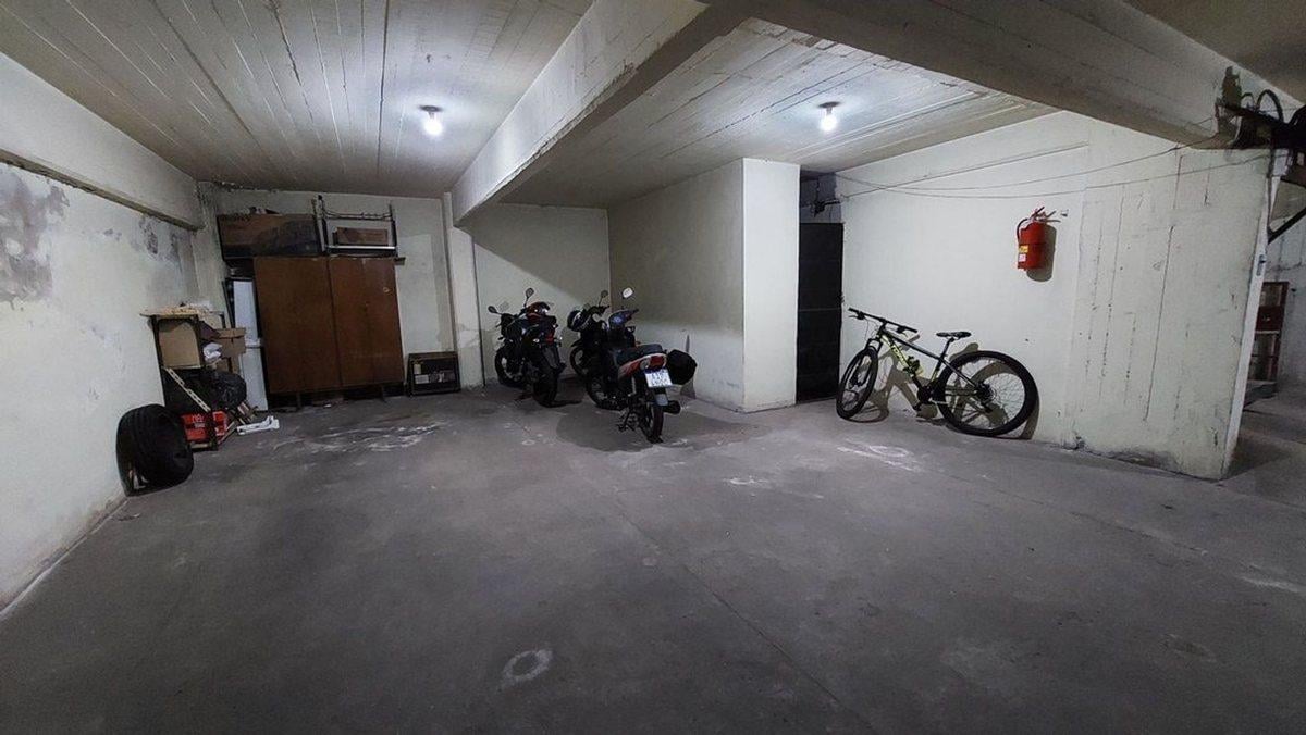 Foto de Venta cochera fija cubierta zona Plaza Mitre, imagen 3