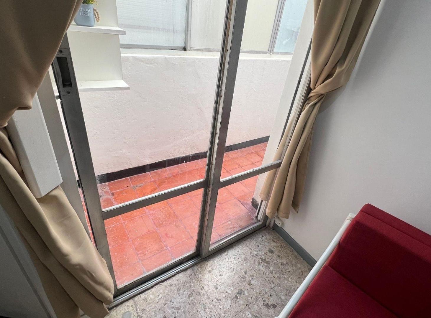Foto de VENTA DEPTO 2 AMB LATERAL LUMINOSO 32 M2 CON PATIO, imagen 2