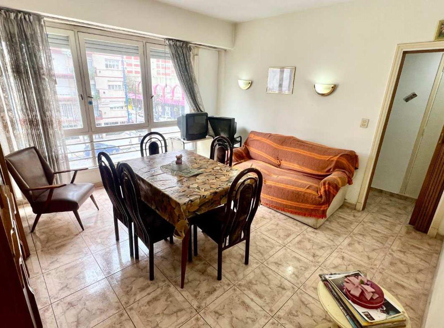 Foto de VENTA DEPTO 2 AMB FRENTE LUMINOSO AV LURO CENTRO, imagen 2