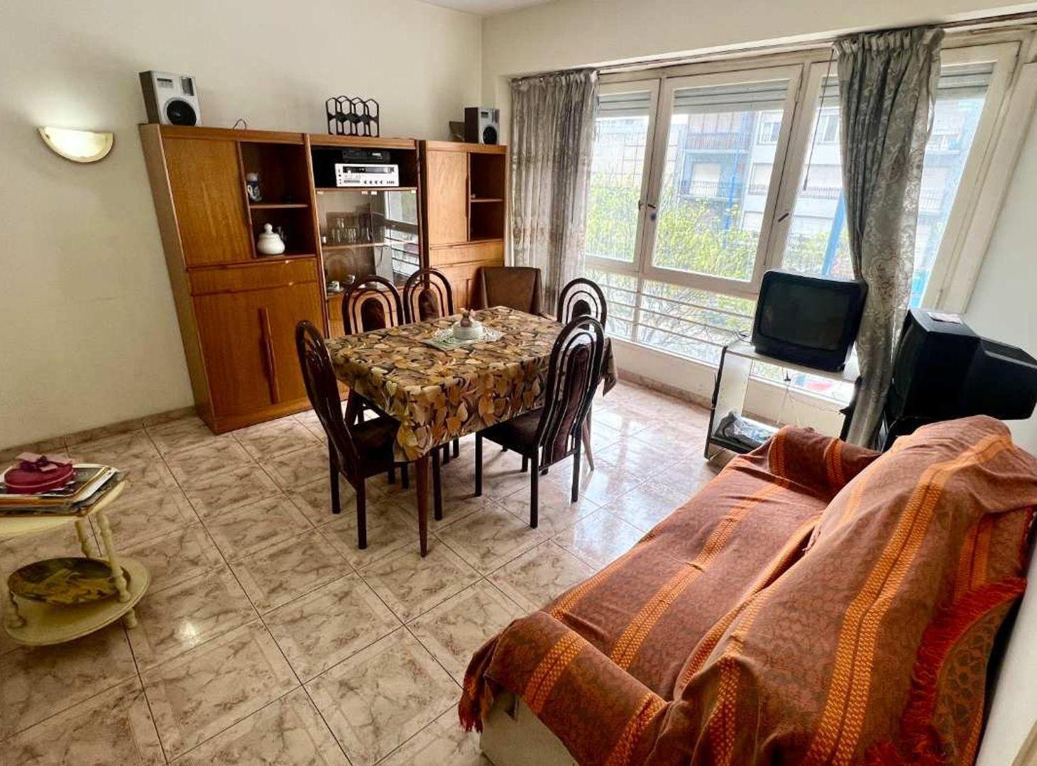 Foto de VENTA DEPTO 2 AMB FRENTE LUMINOSO AV LURO CENTRO, imagen 1