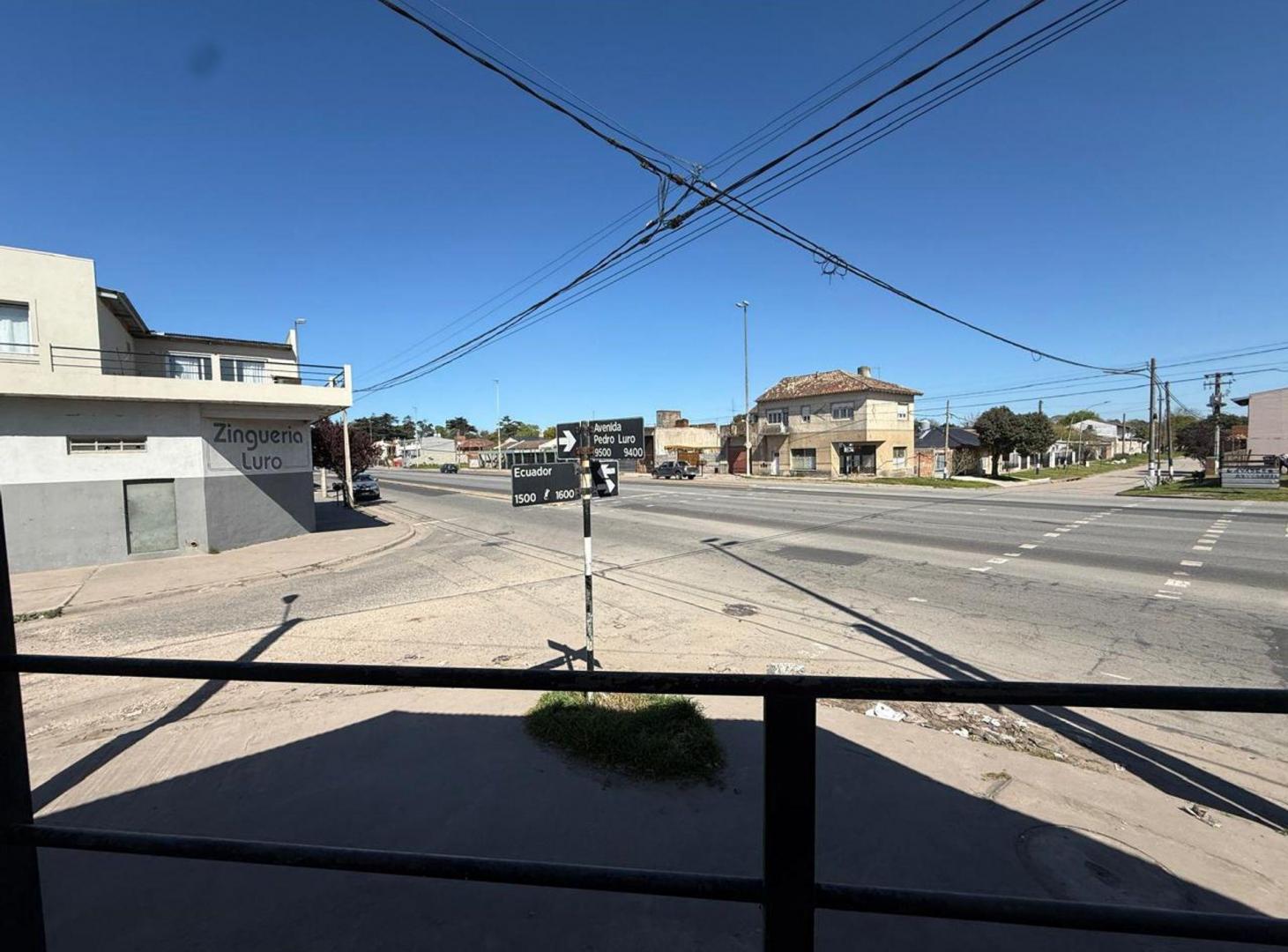 Foto de VENTA LOCAL COMERCIAL SOBRE AV. LURO, imagen 2