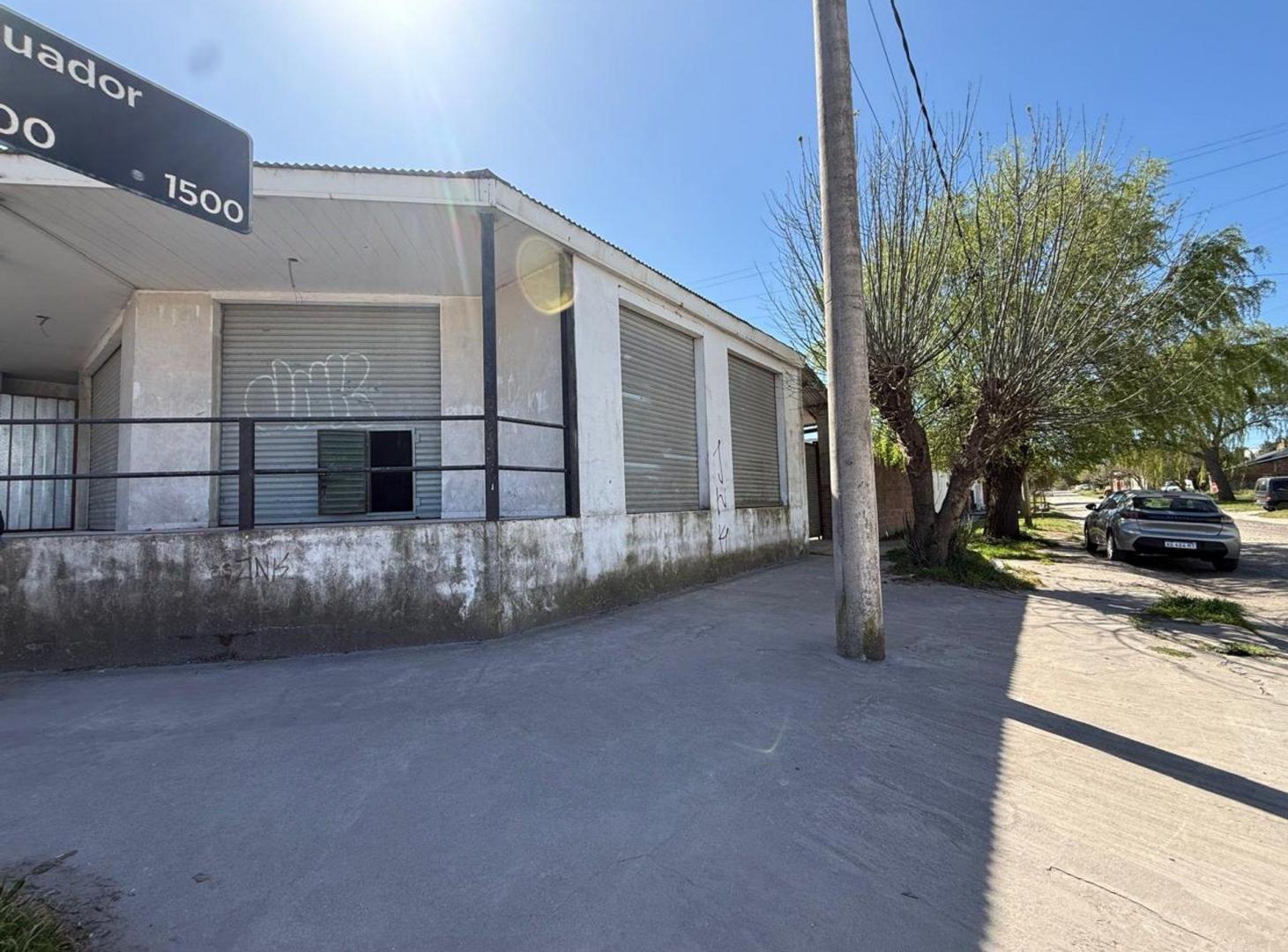 Foto de VENTA LOCAL COMERCIAL SOBRE AV. LURO, imagen 3