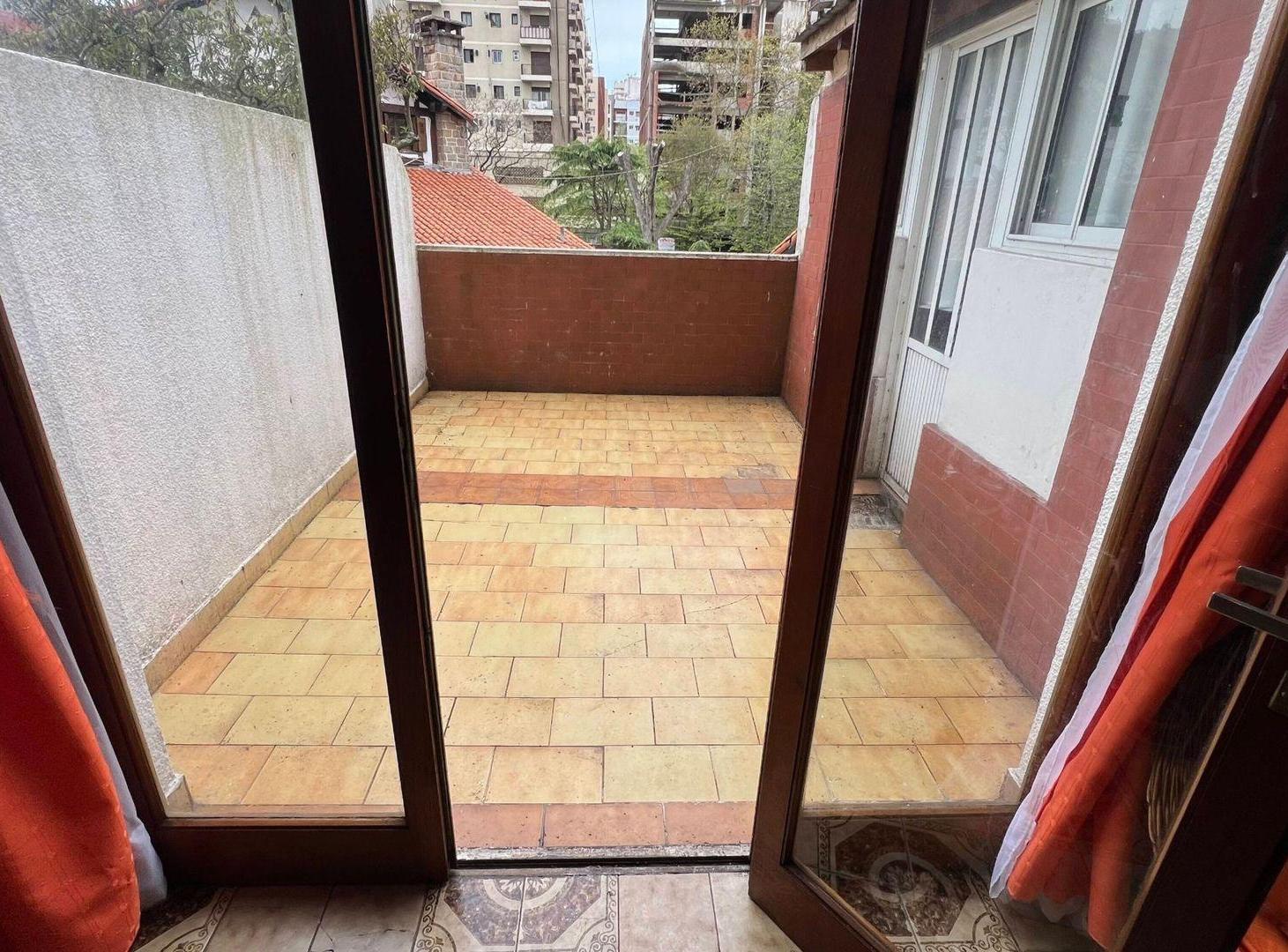 Foto de VENTA DEPTO 2 1/2 AMB LUMINOSO PATIO MACROCENTRO, imagen 4